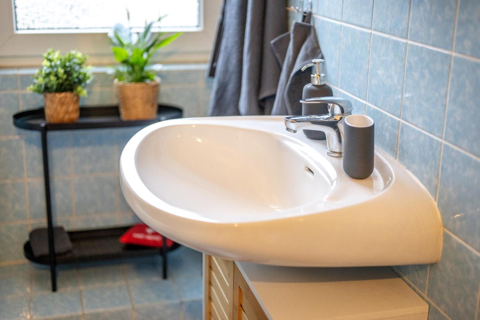 Suedstadt-Oase 1 Komfort Mit 2 Sz Und Balkon Koblenz  Dış mekan fotoğraf
